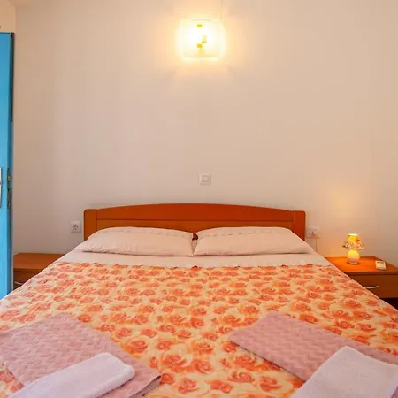 Holiday Home Grimalda בית נופש