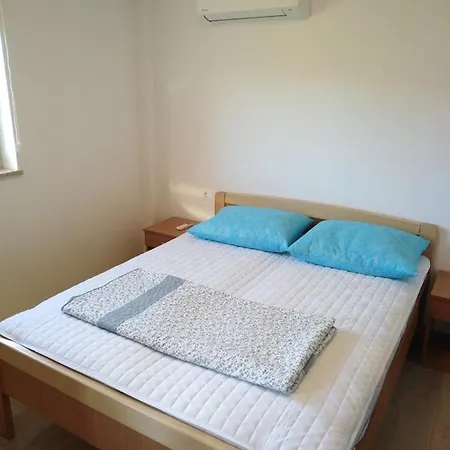 Holiday Home Grimalda בית נופש