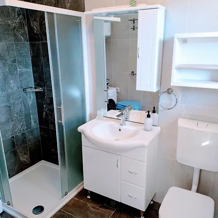 Holiday Home Grimalda בית נופש