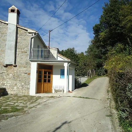 בית נופש Holiday Home Grimalda