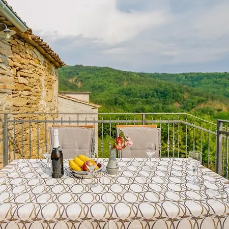 Holiday Home Grimalda Vakantiehuis